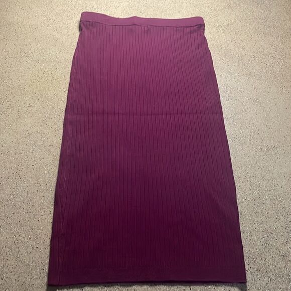 Eva Mendes for New York & Company Ribbed Knit Midi Skirt Maroon sz S - Picture 2 of 10